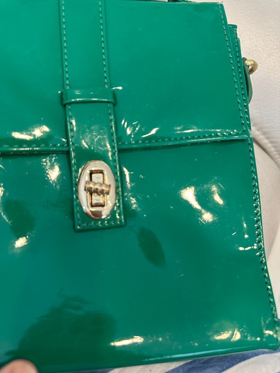 Forever 21 Green Patent Crossbody Bag - Gold Hardware - Picture 4 of 9